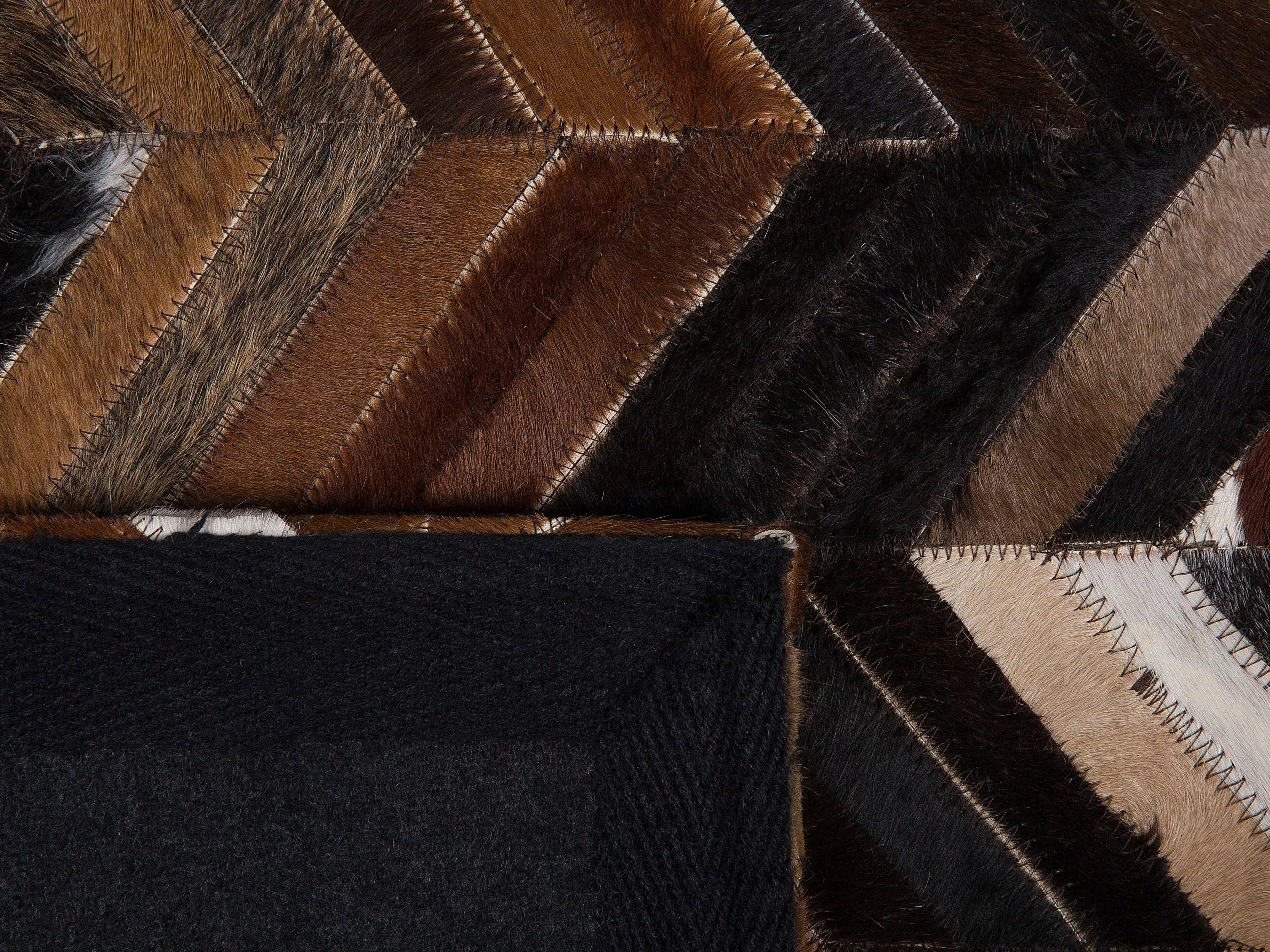 Beliani Matto Lehmännahka Ruskea BALAT Useita Kokoja 7 Beliani Matto Lehmännahka Ruskea BALAT Useita Kokoja - Image 5