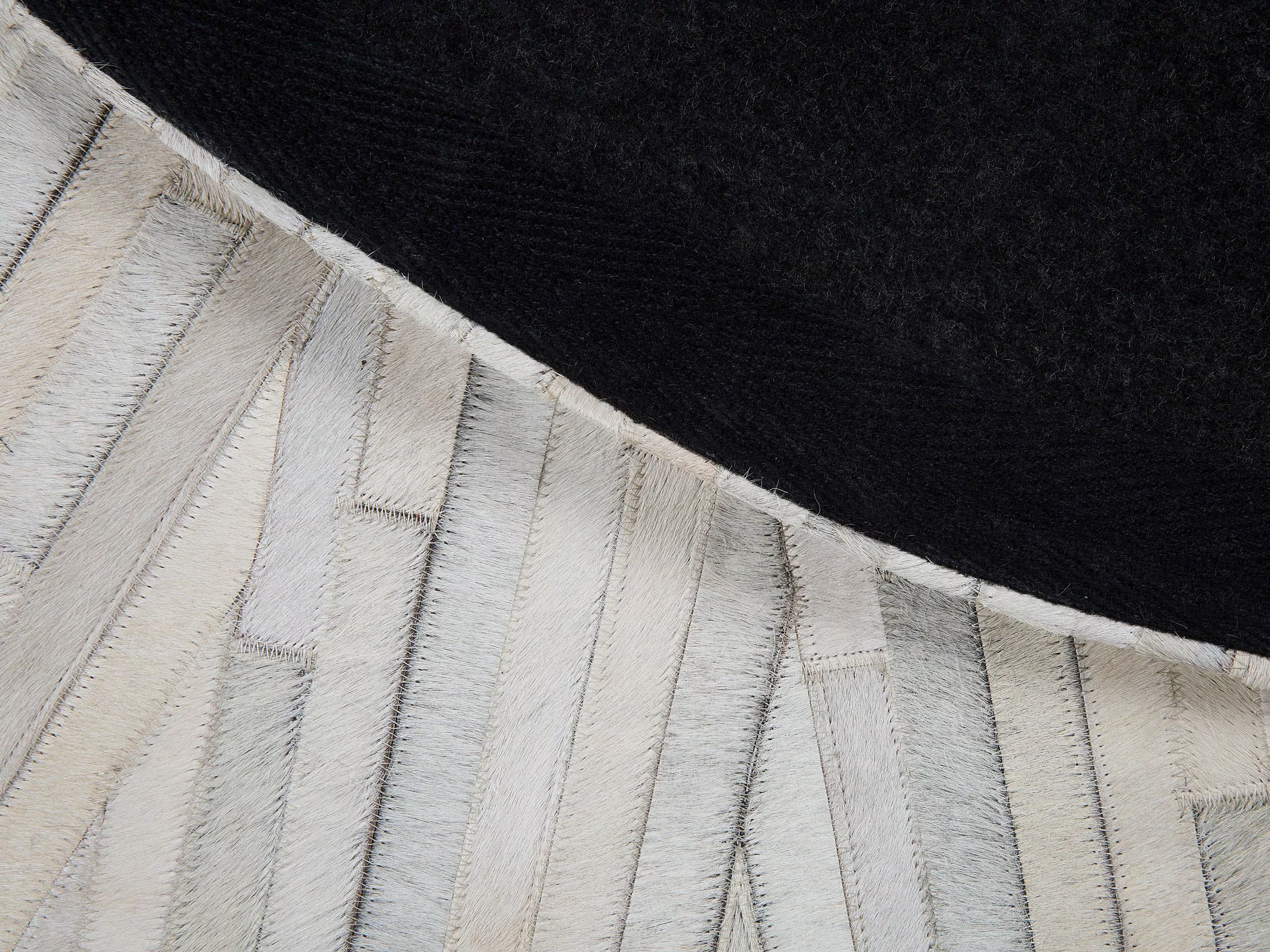 Beliani Matto Lehmännahka Valkoinen 140 Cm SIMAV 6 Beliani Matto Lehmännahka Valkoinen 140 Cm SIMAV - Image 4