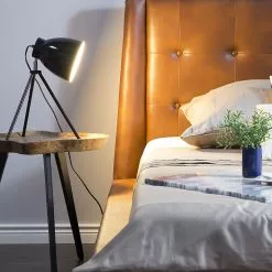 Beliani Sivupöytä Tiikki Vaalea Puu/musta ELSA 18 Beliani Sivupöytä Tiikki Vaalea Puu/musta ELSA -Ruokapöydät Myyntikauppa undef src sa picid 698111 type color image scaled