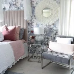 Beliani Sivupöytä Lasitasolla Rosteri Hopea BEVERLY -Ruokapöydät Myyntikauppa undef src sa picid 733598 type whitesh image scaled