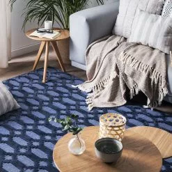 Beliani Matto Viskoosi Laivastonsininen CIZRE Useita Kokoja 11 Beliani Matto Viskoosi Laivastonsininen CIZRE Useita Kokoja -Ruokapöydät Myyntikauppa undef src sa picid 750440 type color image scaled