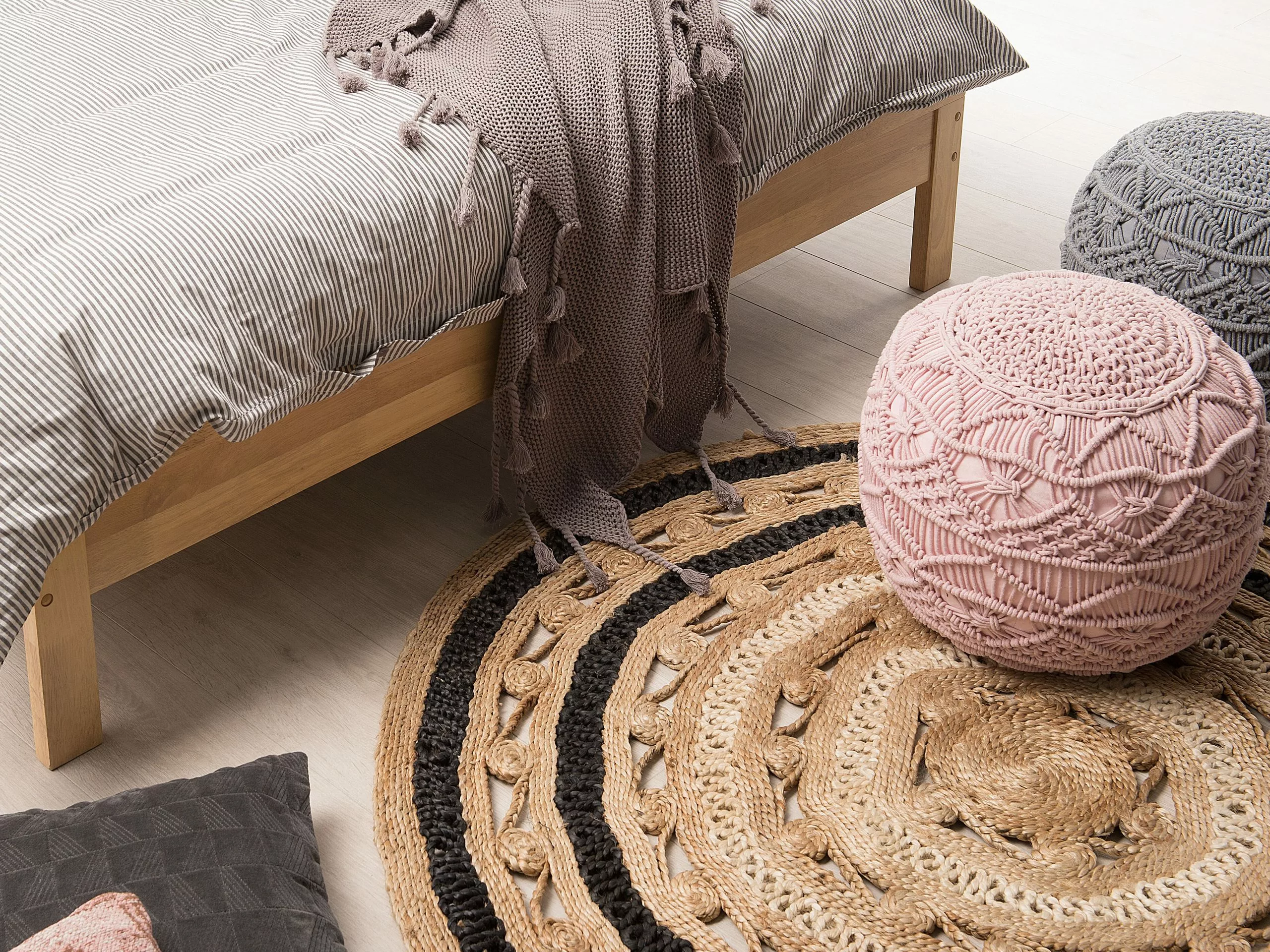 Beliani Matto Juutti Beige/musta 140 Cm GOYNE 4 Beliani Matto Juutti Beige/musta 140 Cm GOYNE - Image 2