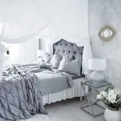 Beliani Sivupöytä Lasitasolla Rosteri Hopea BEVERLY -Ruokapöydät Myyntikauppa undef src sa picid 769350 type whitesh image