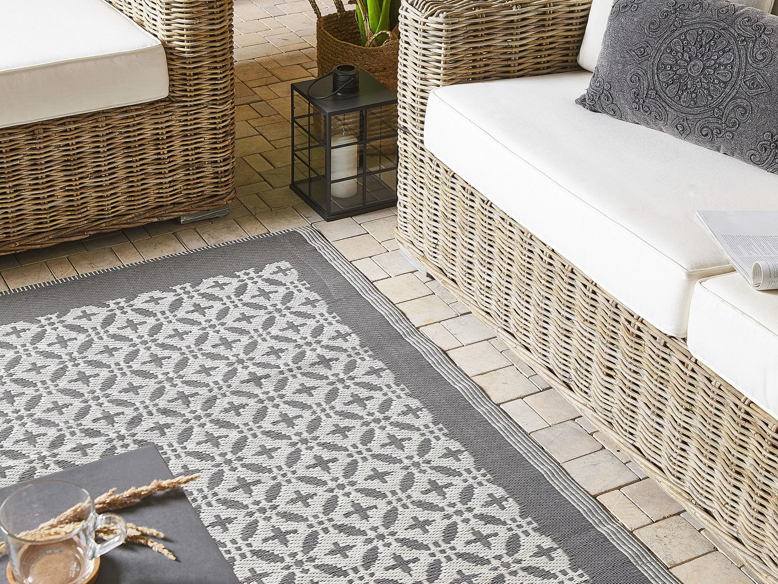 Beliani Ulkomatto Harmaa 160 X 230 Cm ABOHAR 4 Beliani Ulkomatto Harmaa 160 X 230 Cm ABOHAR - Image 2