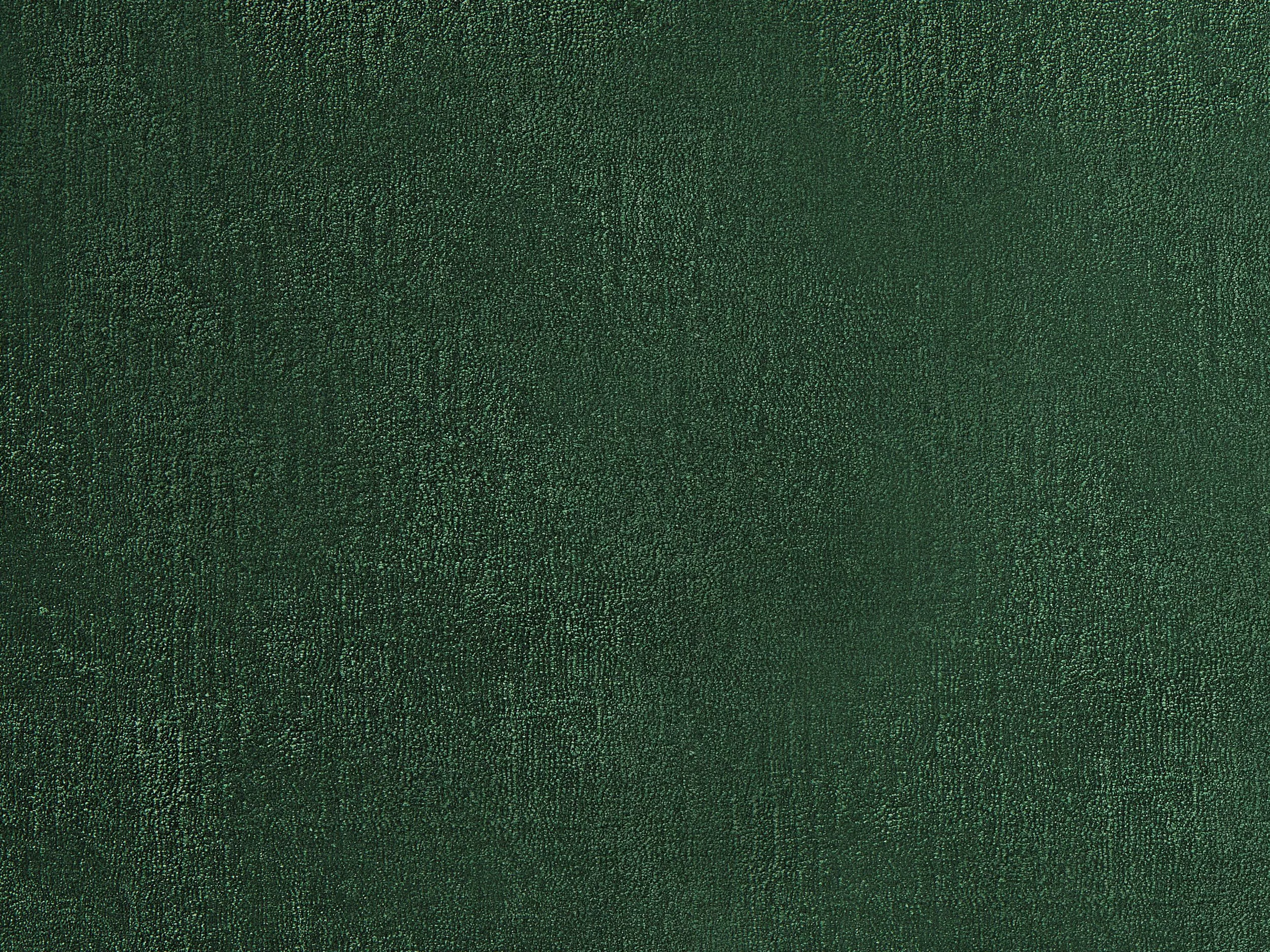 Beliani Pyöreä Matto Viskoosi Tummanvihreä ⌀ 140 Cm GESI II 7 Beliani Pyöreä Matto Viskoosi Tummanvihreä ⌀ 140 Cm GESI II - Image 5