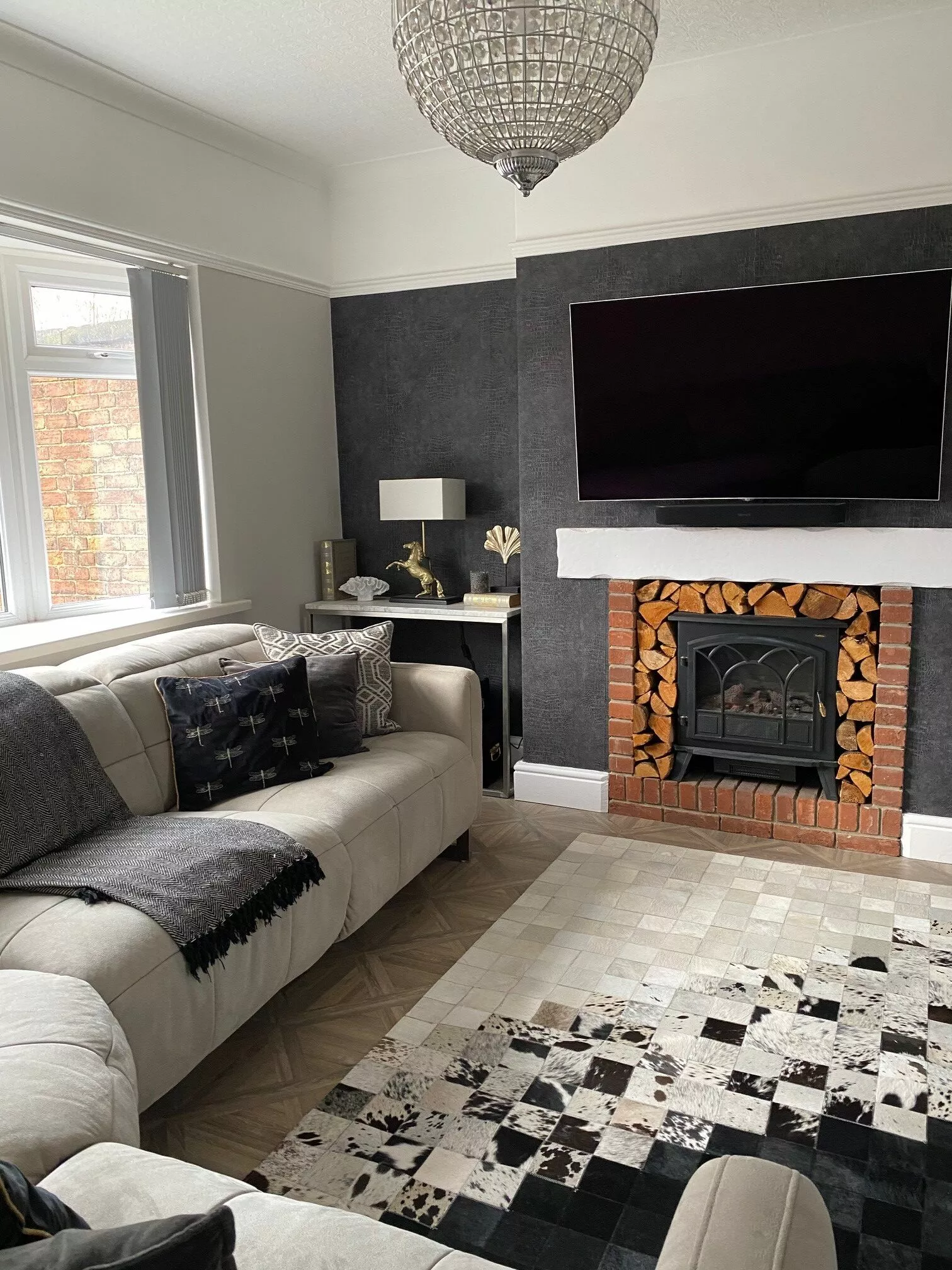 Beliani Matto Lehmännahka Musta/valkoinen KEMAH Useita Kokoja 6 Beliani Matto Lehmännahka Musta/valkoinen KEMAH Useita Kokoja - Image 4