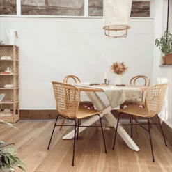 Beliani Ruokapöytä Vaalea Puu/valkoinen ⌀ 120 Cm JACKSONVILLE -Ruokapöydät Myyntikauppa undef src sa picid 812977 type whitesh image scaled