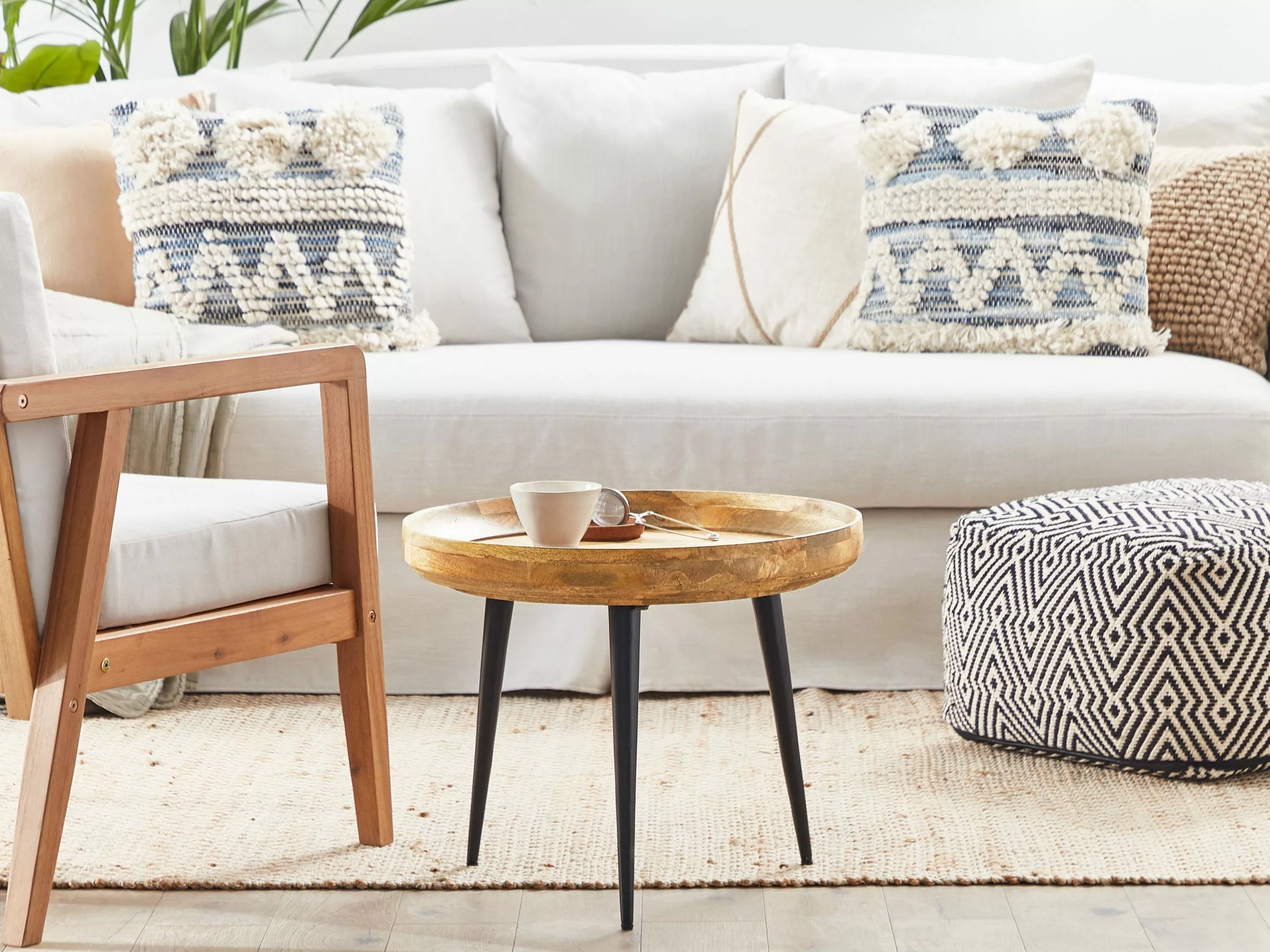 Beliani Sohvapöytä Mangopuu Vaalea Puu/musta EDNA 4 Beliani Sohvapöytä Mangopuu Vaalea Puu/musta EDNA - Image 2