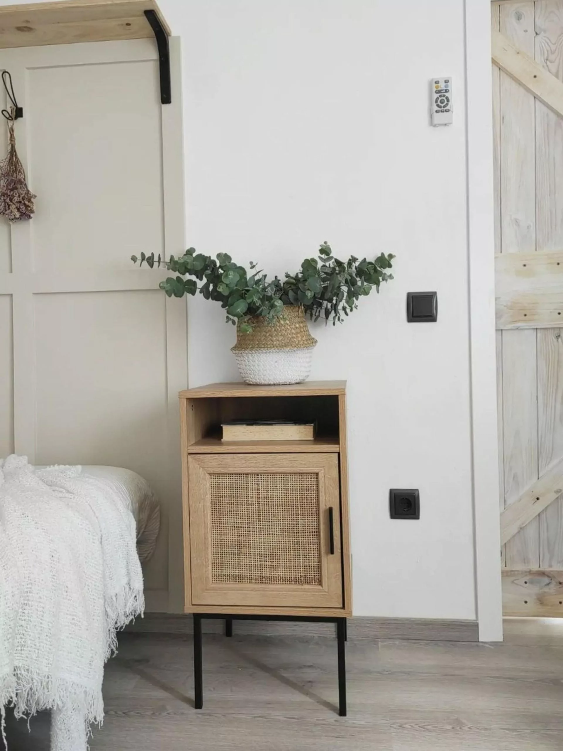 Beliani Yöpöytä Rottinki Kaappi Vaalea Puu PASCO 9 Beliani Yöpöytä Rottinki Kaappi Vaalea Puu PASCO - Image 7