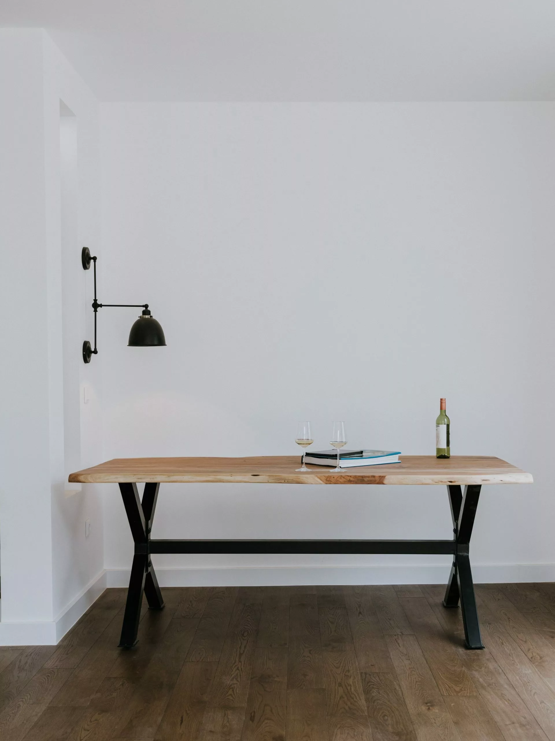 Beliani Ruokapöytä Akasiapuu Vaalea Puu/musta VALBO Useita Kokoja 7 Beliani Ruokapöytä Akasiapuu Vaalea Puu/musta VALBO Useita Kokoja - Image 5