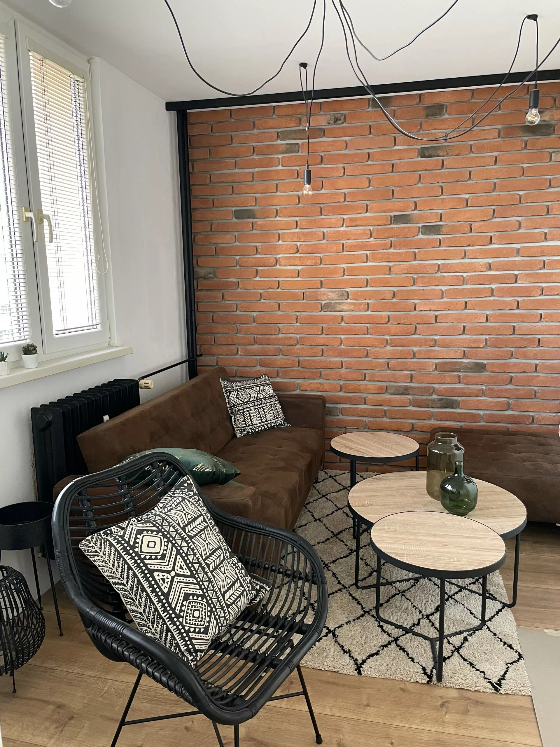 Beliani Sohvapöytäsetti Vaalea Puu/musta 3 Kpl MELODY 6 Beliani Sohvapöytäsetti Vaalea Puu/musta 3 Kpl MELODY - Image 4