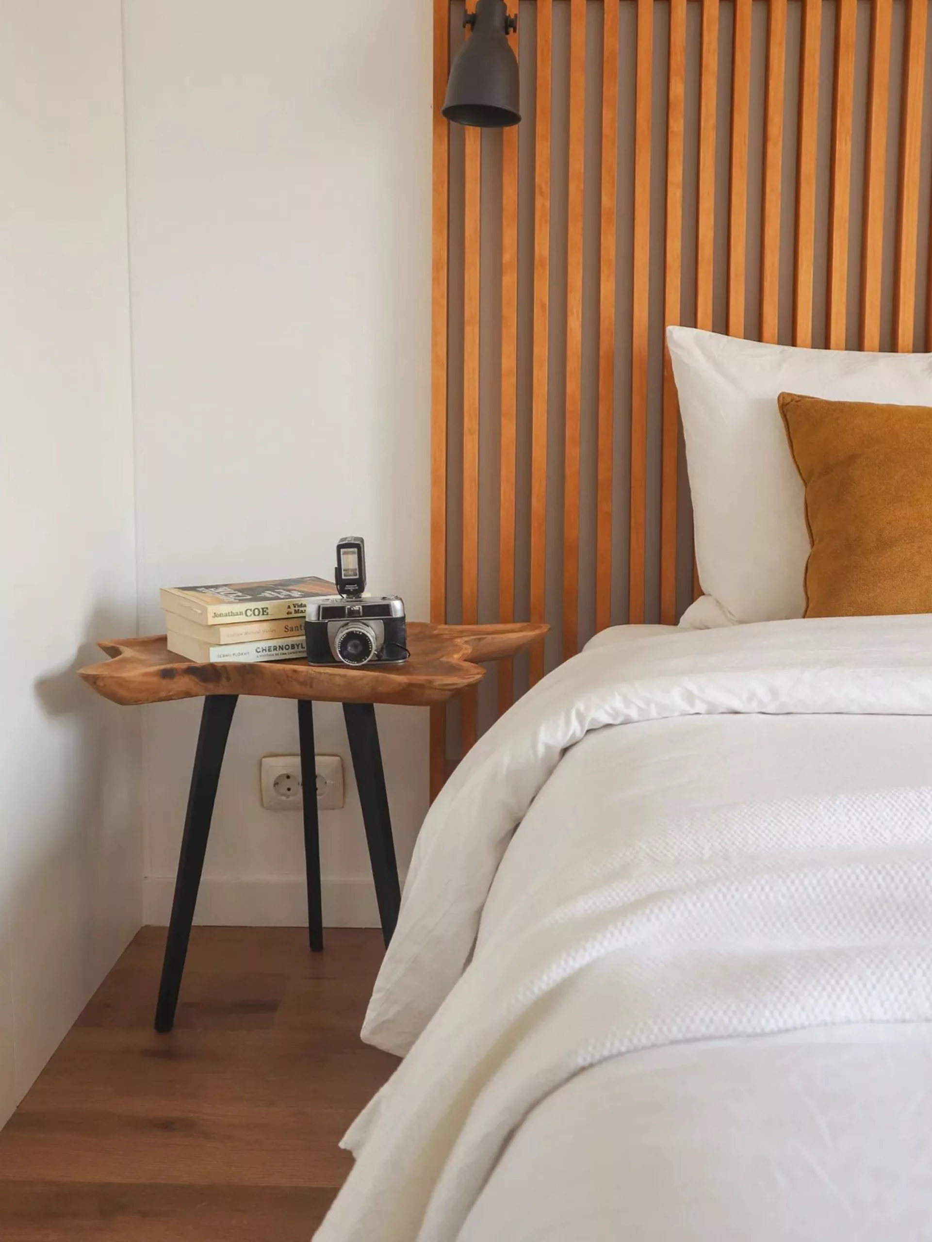 Beliani Sivupöytä Tiikki Vaalea Puu/musta ELSA 6 Beliani Sivupöytä Tiikki Vaalea Puu/musta ELSA - Image 4