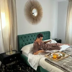 Beliani Matto Lehmännahka Musta/kulta DEVELI Useita Kokoja 12 Beliani Matto Lehmännahka Musta/kulta DEVELI Useita Kokoja -Ruokapöydät Myyntikauppa undef src sa picid 835131 type whitesh image