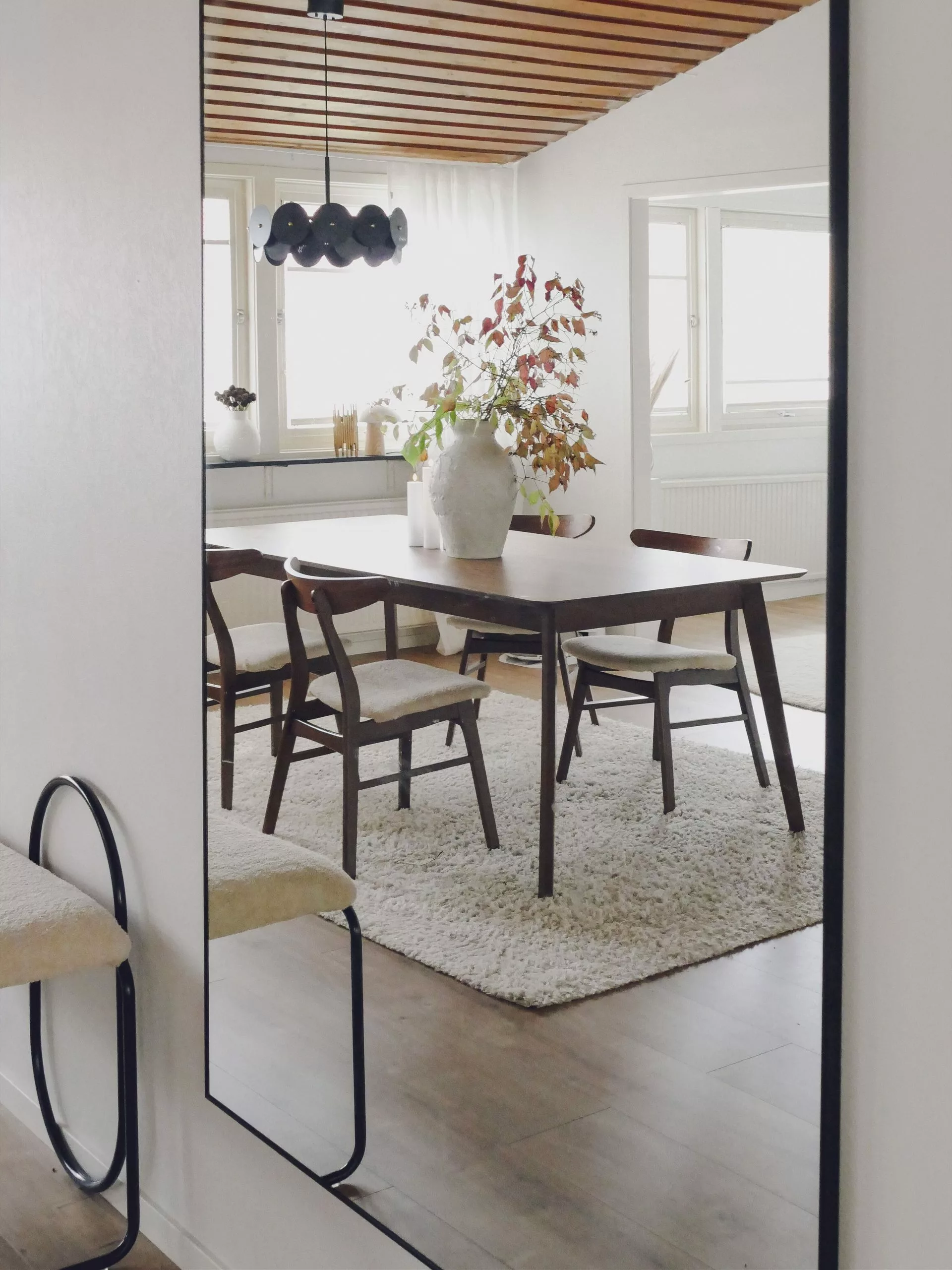 Beliani Ruokapöytä Tumma Puu MADOX Useita Kokoja 9 Beliani Ruokapöytä Tumma Puu MADOX Useita Kokoja - Image 7