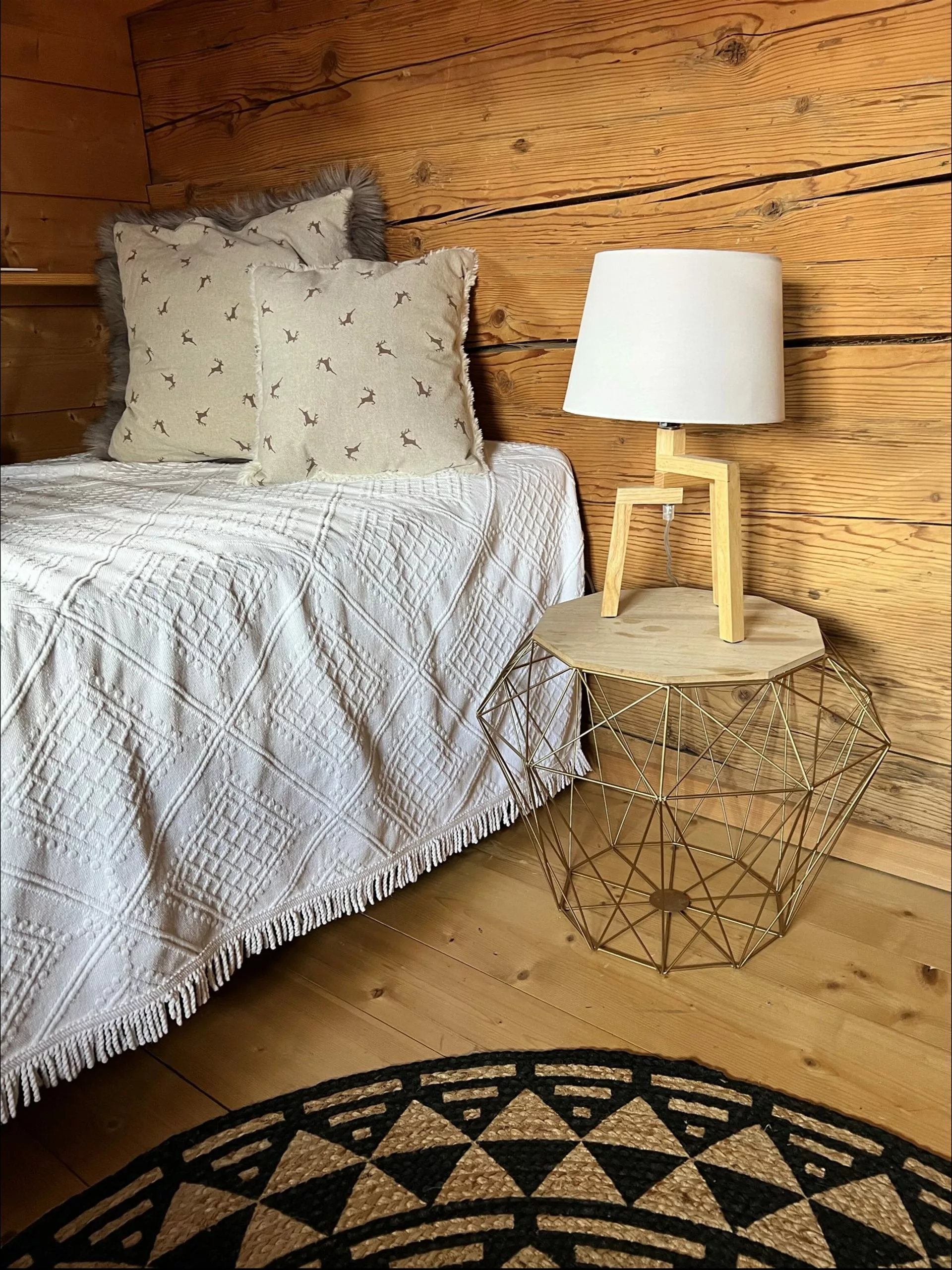 Beliani Sivupöytä Metalli Säilytystila Valkoinen ELIDA 6 Beliani Sivupöytä Metalli Säilytystila Valkoinen ELIDA - Image 4