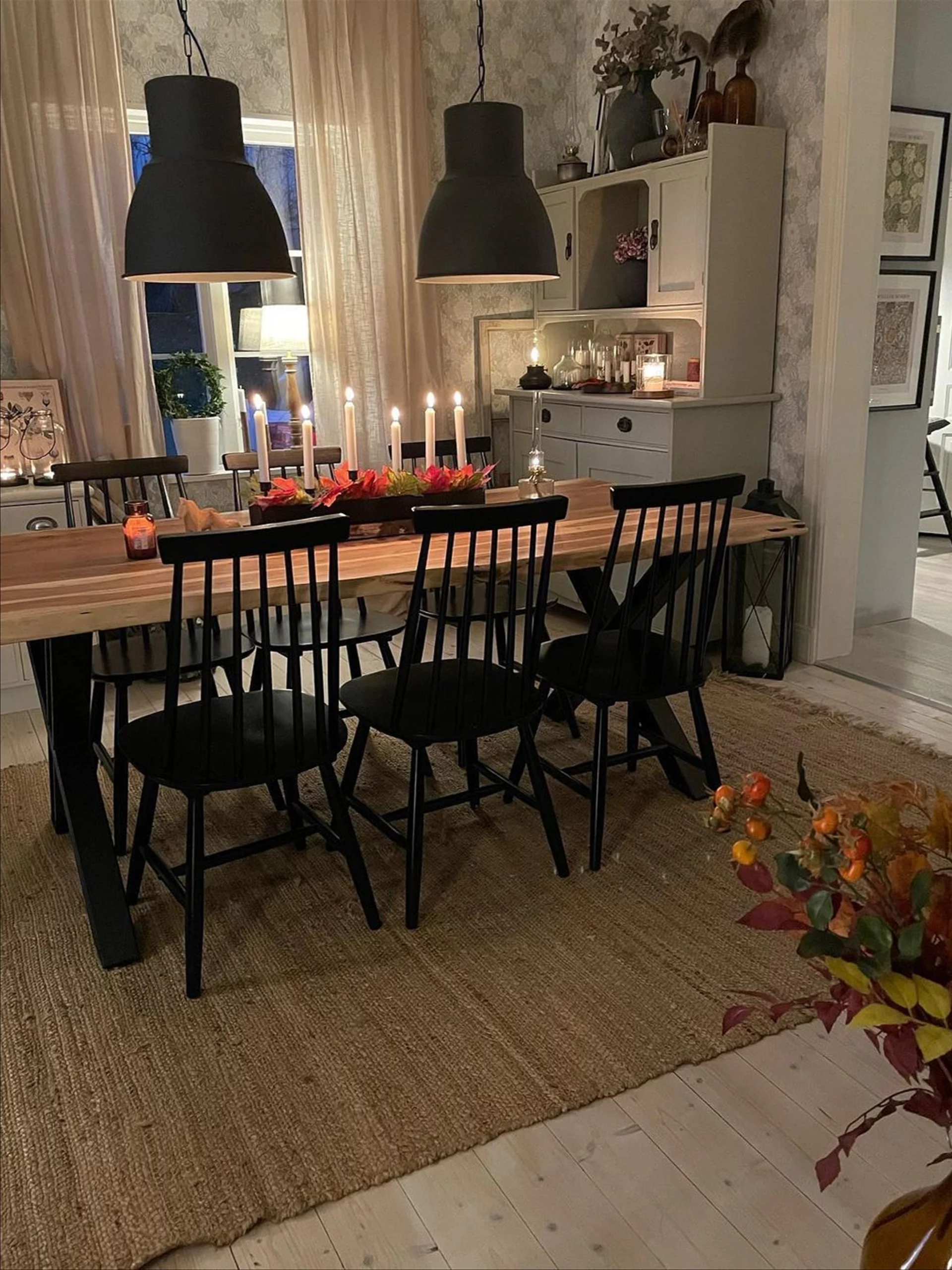 Beliani Ruokapöytä Akasiapuu Vaalea Puu/musta BROOKE Useita Kokoja 7 Beliani Ruokapöytä Akasiapuu Vaalea Puu/musta BROOKE Useita Kokoja - Image 5