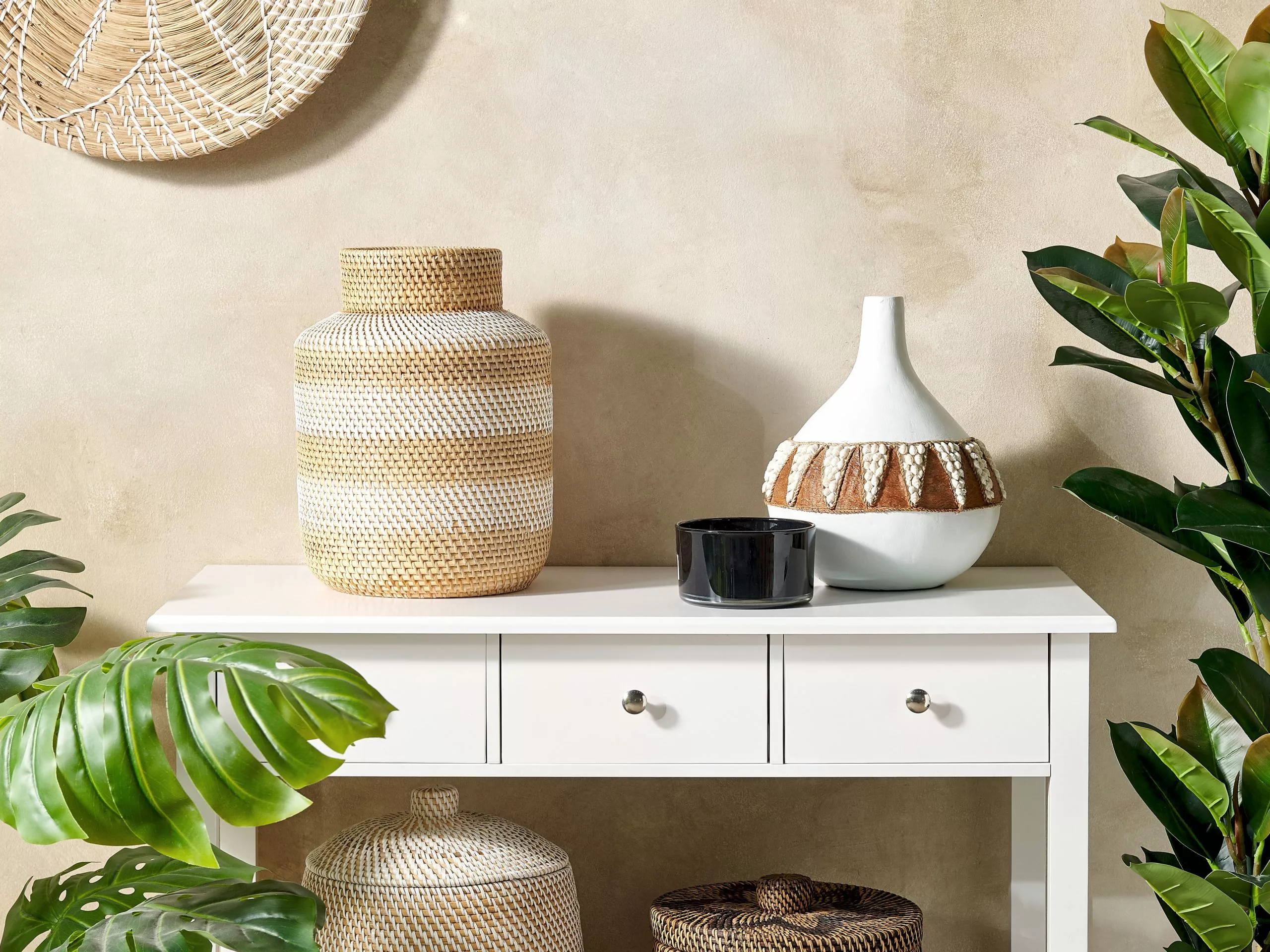 Beliani Konsolipöytä 3 Laatikkoa Valkoinen GALVA - Image 3