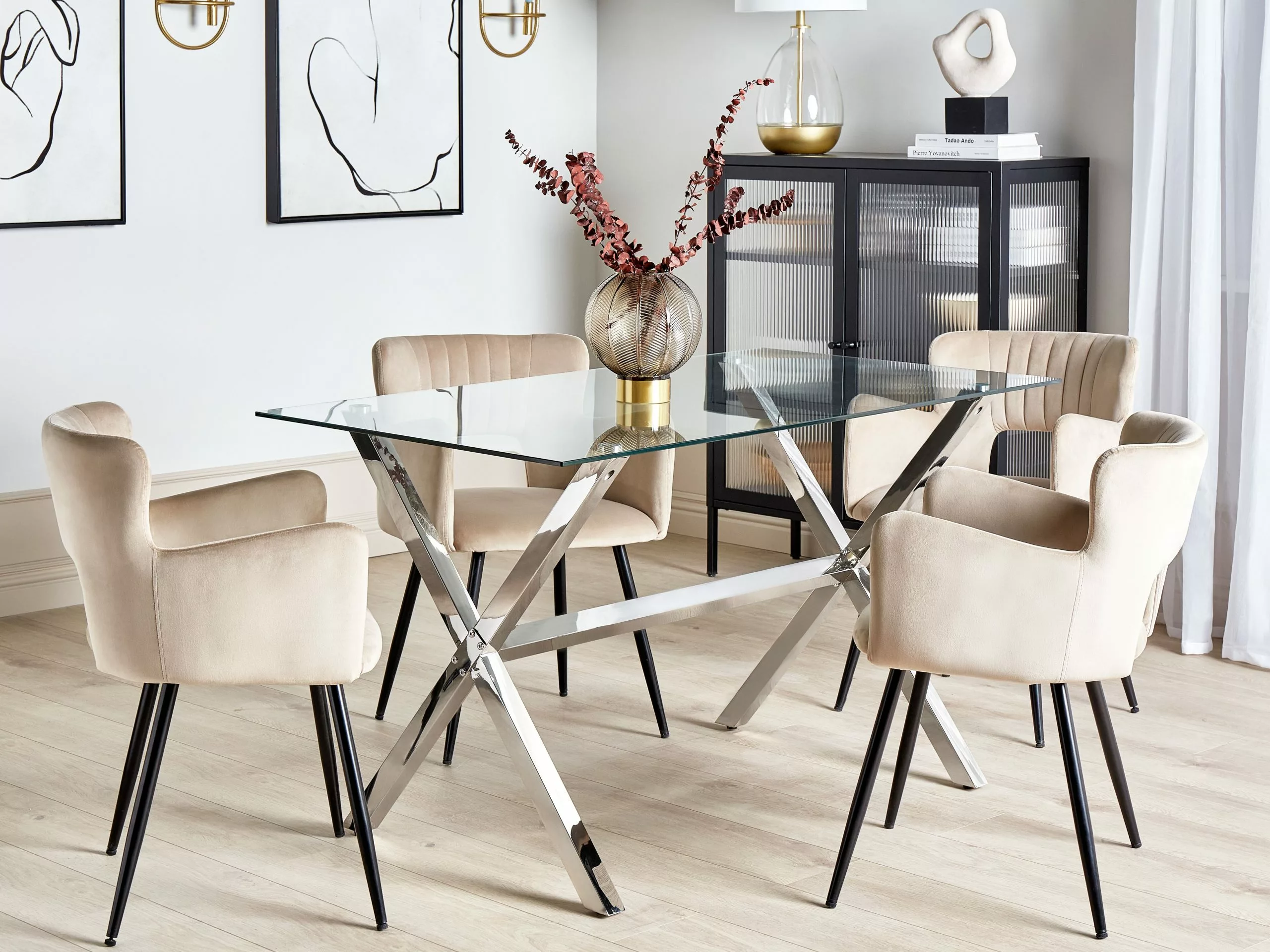 Beliani Ruokapöytä Lasitasolla Rosteri Kirkas/hopea 130 X 70 Cm FLORIN 4 Beliani Ruokapöytä Lasitasolla Rosteri Kirkas/hopea 130 X 70 Cm FLORIN - Image 2