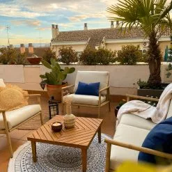 Beliani Ulkomatto Kaksipuolinen Sininen/valkoinen ⌀ 140 Cm YALAK -Ruokapöydät Myyntikauppa undef src sa picid 851557 type whitesh image scaled